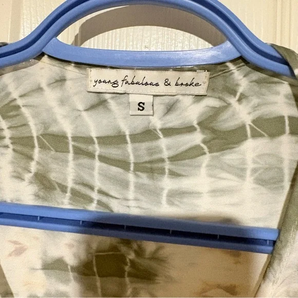 Cover up - Picture 3 of 3